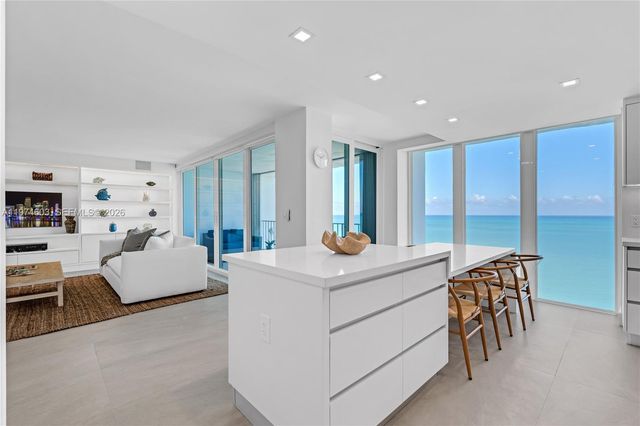 881 Ocean Dr 27D, Key Biscayne, FL 33149