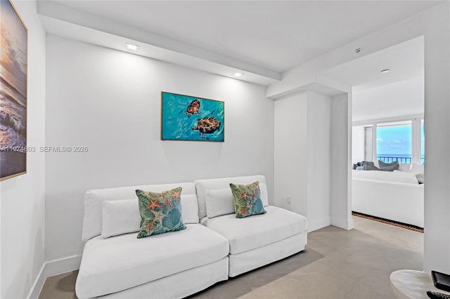 881 Ocean Dr 27D, Key Biscayne, FL 33149