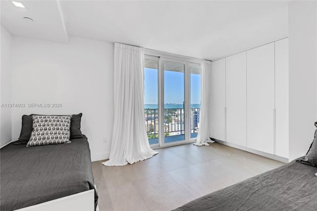 881 Ocean Dr 27D, Key Biscayne, FL 33149