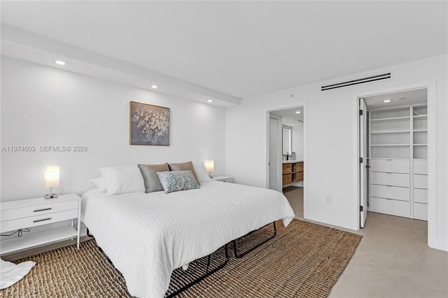 881 Ocean Dr 27D, Key Biscayne, FL 33149