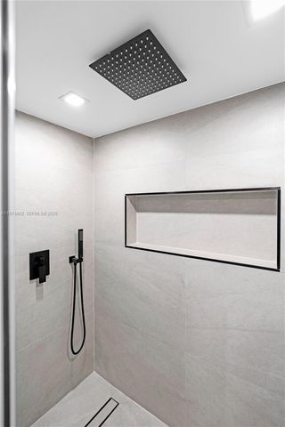 881 Ocean Dr 27D, Key Biscayne, FL 33149