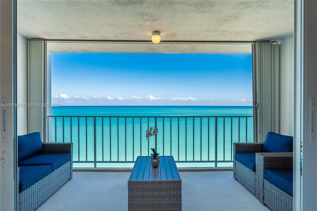 881 Ocean Dr 27D, Key Biscayne, FL 33149