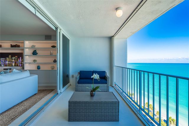 881 Ocean Dr 27D, Key Biscayne, FL 33149