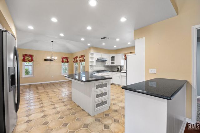 2017 Renfro Road, Bakersfield, CA 93314