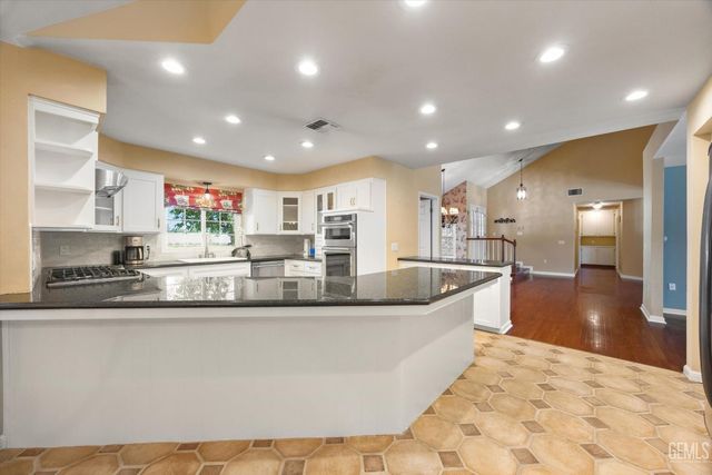 2017 Renfro Road, Bakersfield, CA 93314