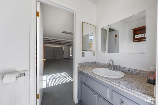 2017 Renfro Road, Bakersfield, CA 93314