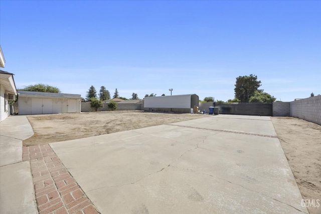 2017 Renfro Road, Bakersfield, CA 93314