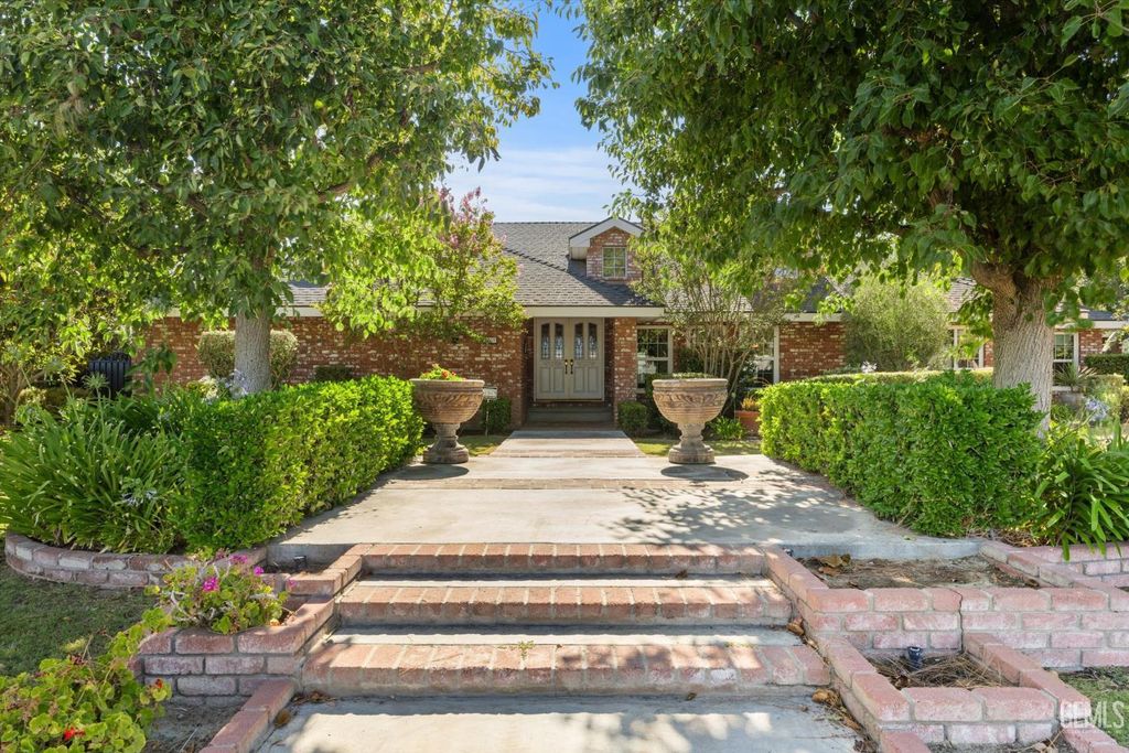 2017 Renfro Road, Bakersfield, CA 93314