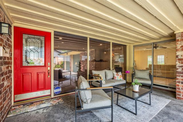 10127 Hazelhurst Drive, Houston, TX 77043