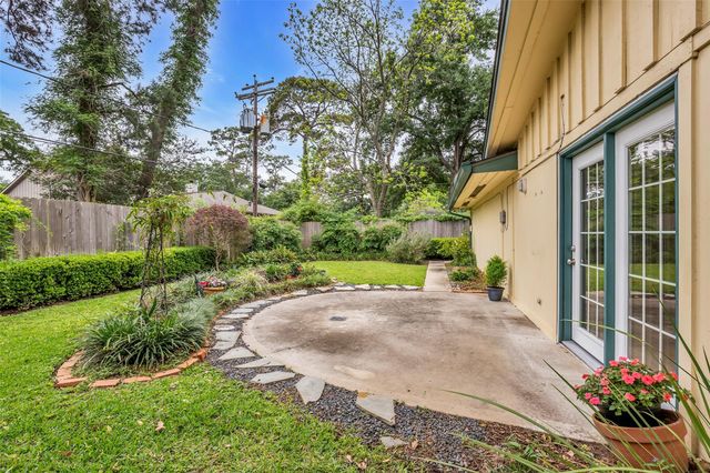 10127 Hazelhurst Drive, Houston, TX 77043