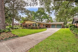 10127 Hazelhurst Drive, Houston, TX 77043