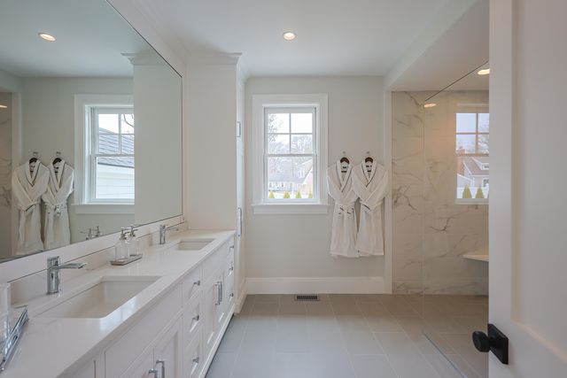 72 Woodside Drive, East Falmouth, MA 02536