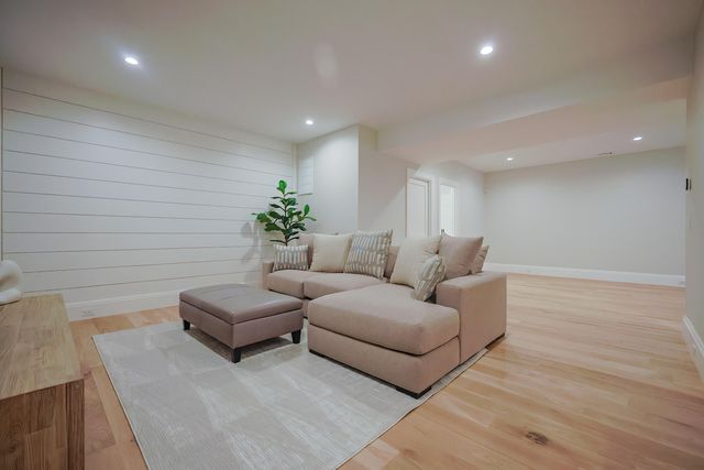 72 Woodside Drive, East Falmouth, MA 02536