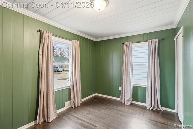 23360 Battelle Avenue, Hazel Park, MI 48030