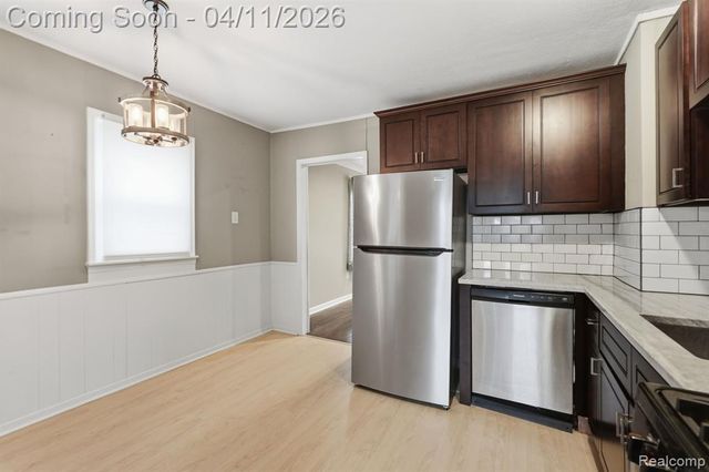 23360 Battelle Avenue, Hazel Park, MI 48030