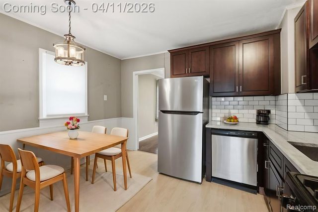 23360 Battelle Avenue, Hazel Park, MI 48030