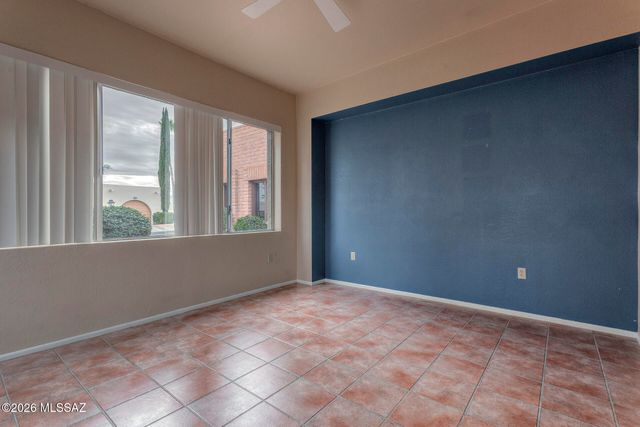 1020 W Camino Velasquez, Green Valley, AZ 85622