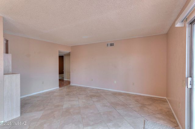 1020 W Camino Velasquez, Green Valley, AZ 85622