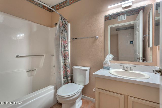 1020 W Camino Velasquez, Green Valley, AZ 85622