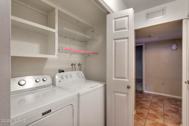 1020 W Camino Velasquez, Green Valley, AZ 85622