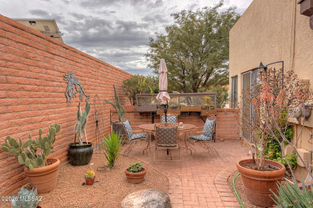 1020 W Camino Velasquez, Green Valley, AZ 85622