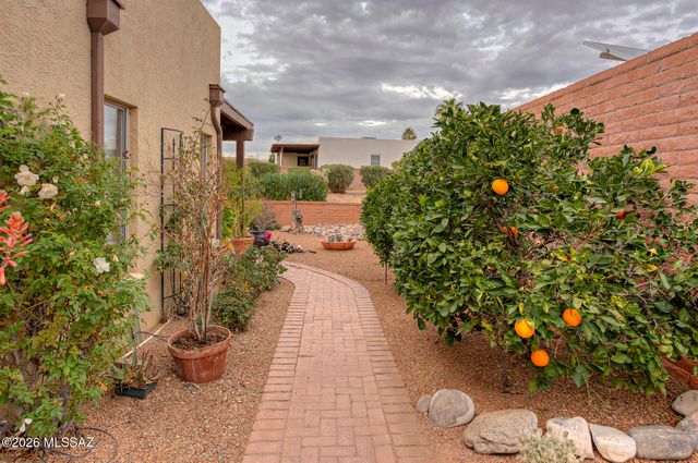 1020 W Camino Velasquez, Green Valley, AZ 85622