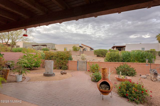 1020 W Camino Velasquez, Green Valley, AZ 85622