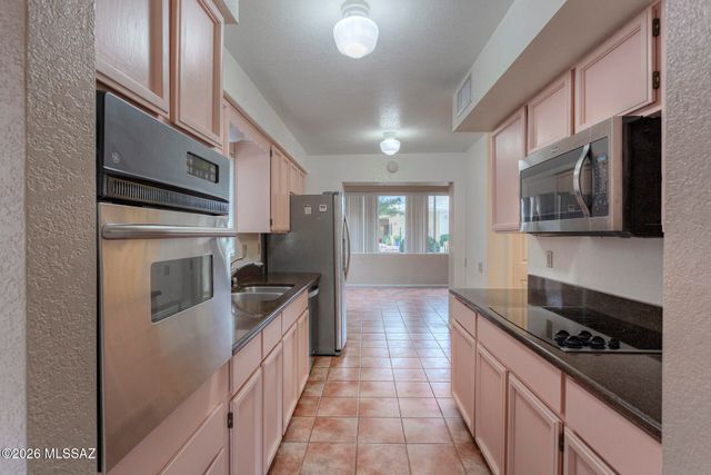 1020 W Camino Velasquez, Green Valley, AZ 85622