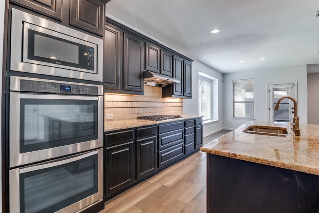 1215 Hundgate Way, Forney, TX 75126