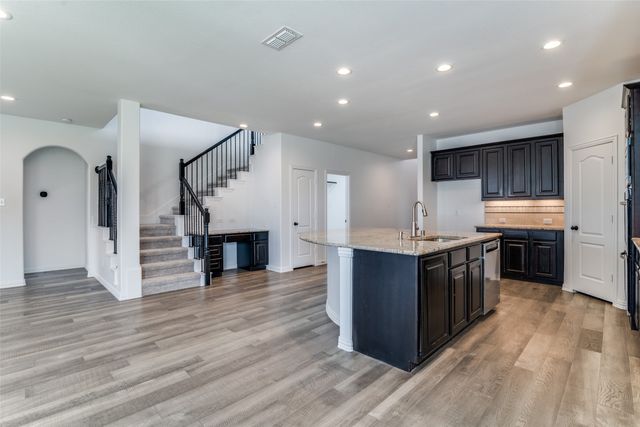 1215 Hundgate Way, Forney, TX 75126