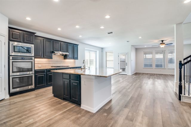 1215 Hundgate Way, Forney, TX 75126