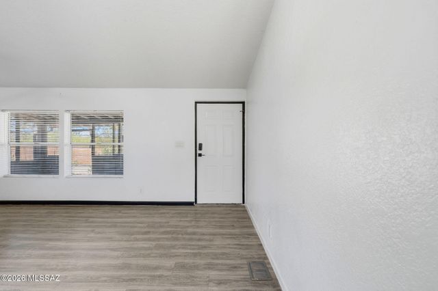 11300 W Ina Road, Tucson, AZ 85743