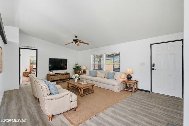 11300 W Ina Road, Tucson, AZ 85743