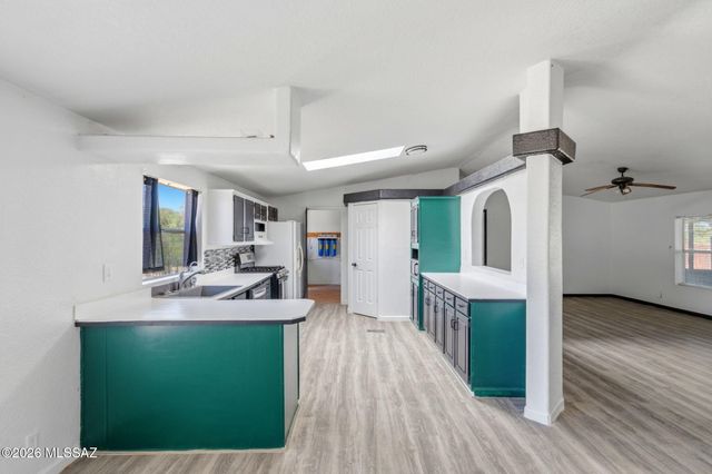 11300 W Ina Road, Tucson, AZ 85743