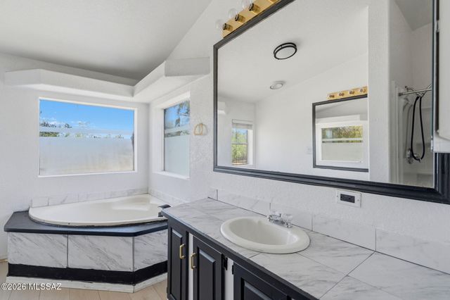 11300 W Ina Road, Tucson, AZ 85743