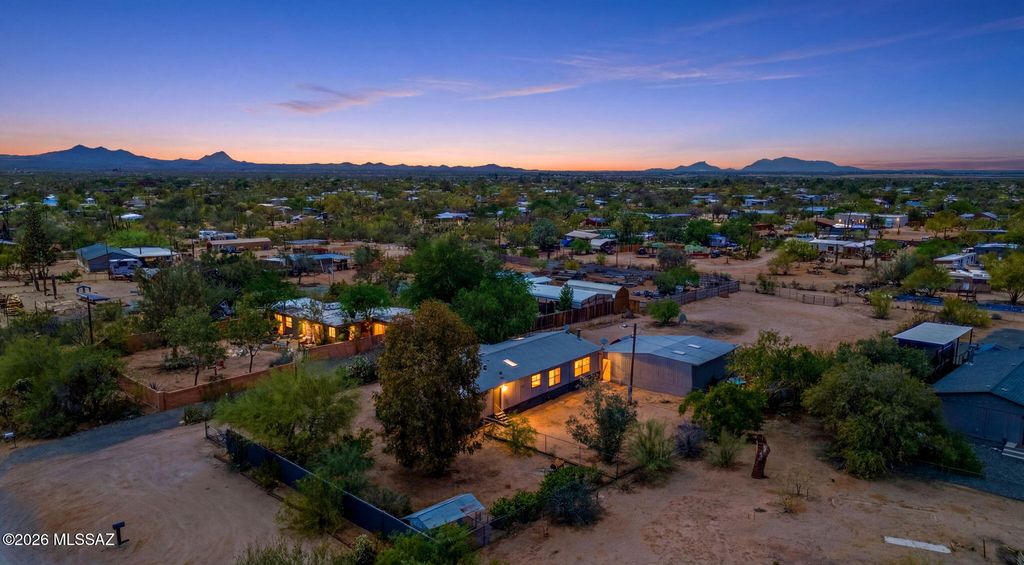 11300 W Ina Road, Tucson, AZ 85743