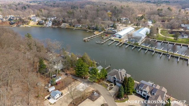 1005 Park Street, Saugatuck, MI 49453