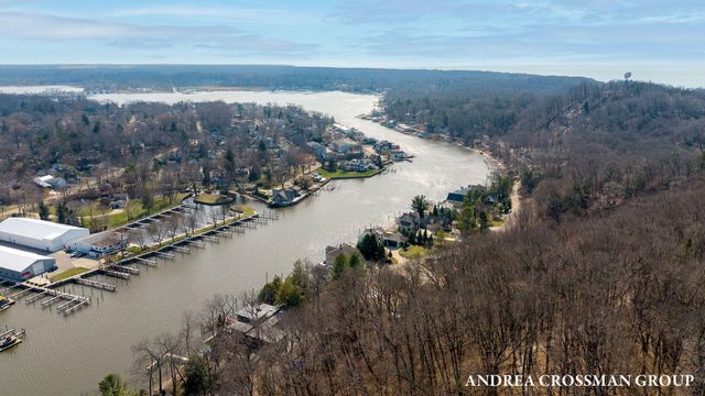 1005 Park Street, Saugatuck, MI 49453