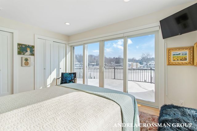 1005 Park Street, Saugatuck, MI 49453