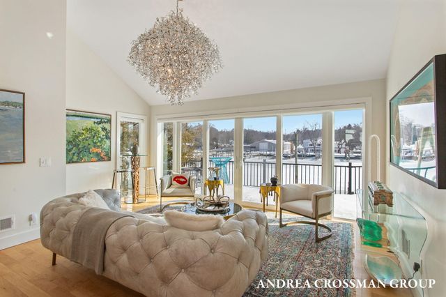 1005 Park Street, Saugatuck, MI 49453