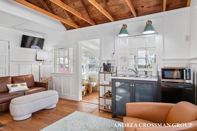 1005 Park Street, Saugatuck, MI 49453