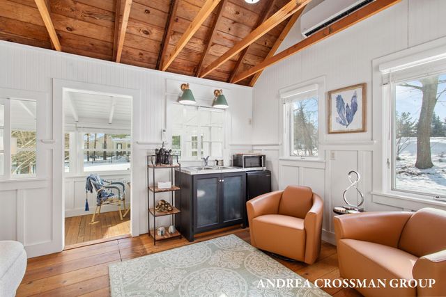 1005 Park Street, Saugatuck, MI 49453