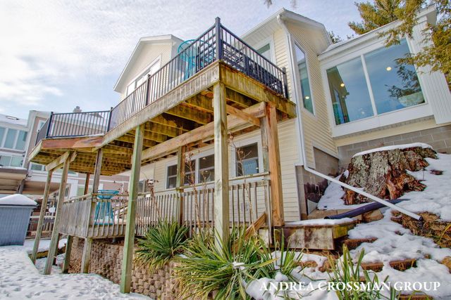 1005 Park Street, Saugatuck, MI 49453