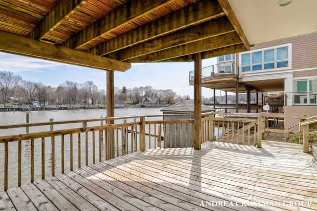 1005 Park Street, Saugatuck, MI 49453
