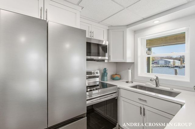 1005 Park Street, Saugatuck, MI 49453