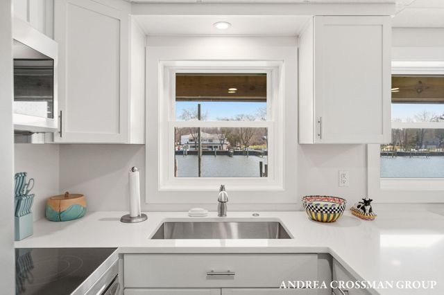 1005 Park Street, Saugatuck, MI 49453