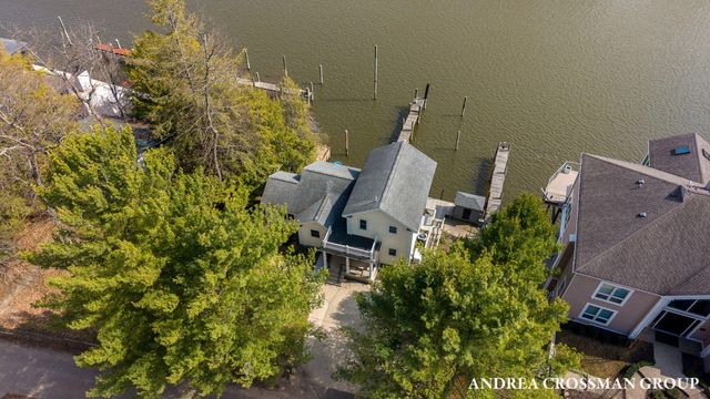1005 Park Street, Saugatuck, MI 49453