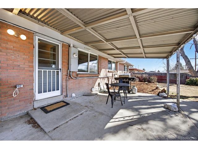 2682 Meadowbrook Dr, Denver, CO 80221