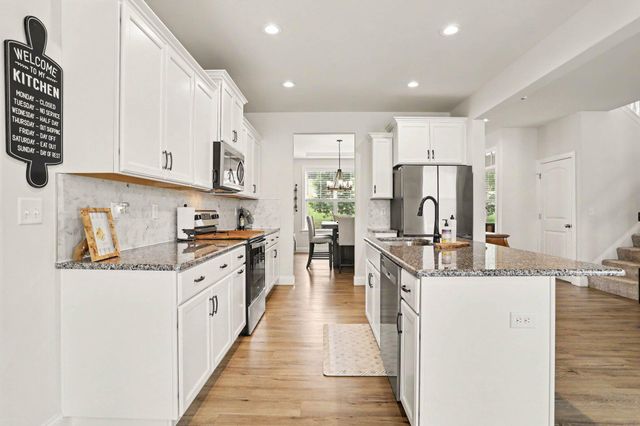 40 BUTTER RD, York, PA 17404
