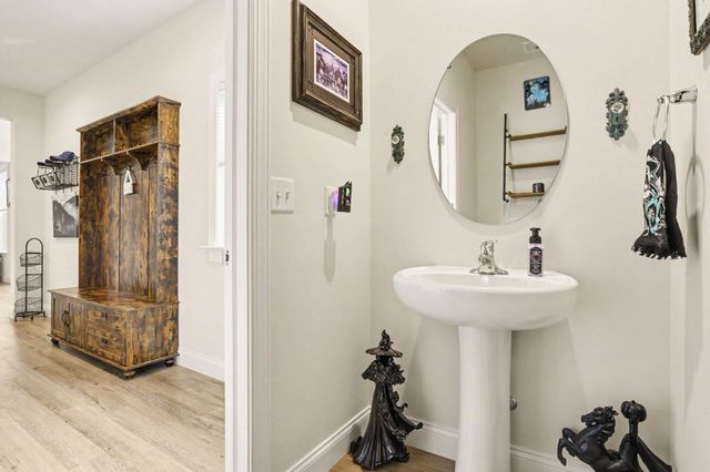 40 BUTTER RD, York, PA 17404